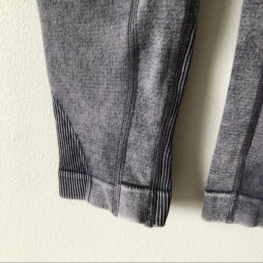 Athleta Recharge cropped seamless leggings XS‎